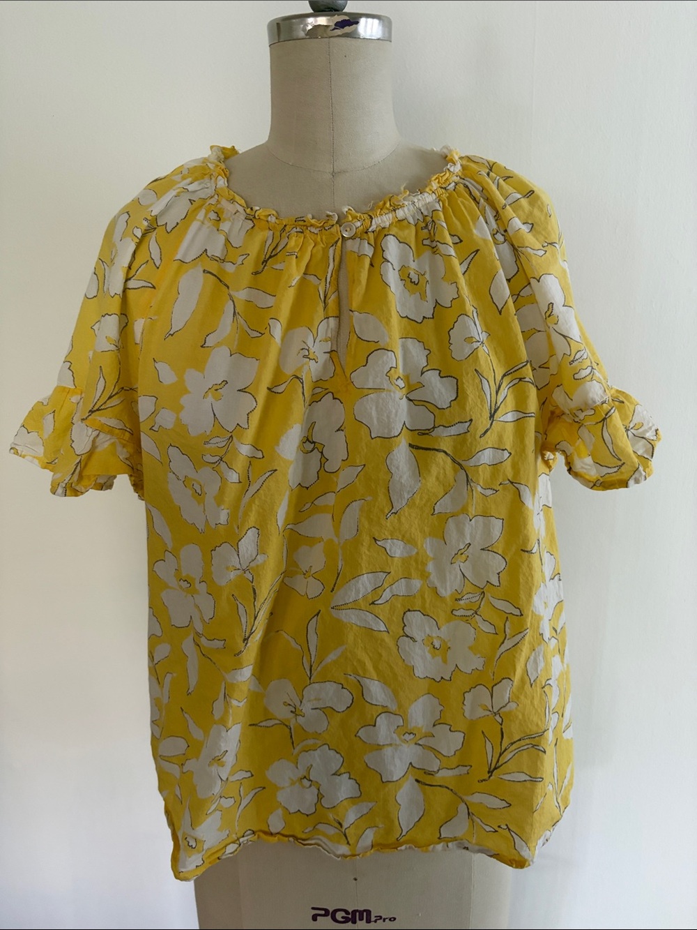 Velvet Yellow Floral Short Ruffle Sleeve Peasant Top